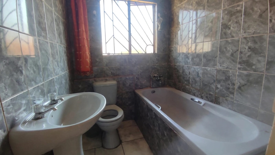 2 Bedroom Property for Sale in Boitekong Ext 10 North West